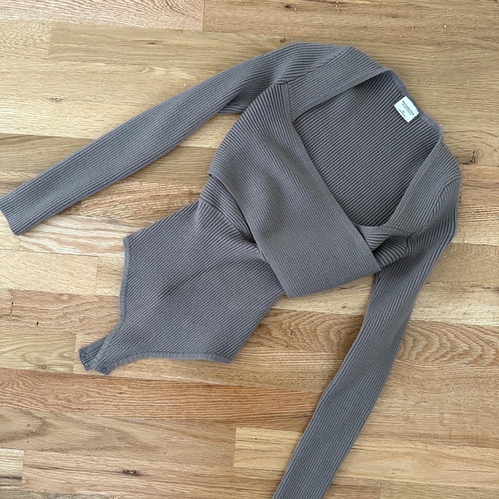 abercrombie & fitch cross sweater bodysuit